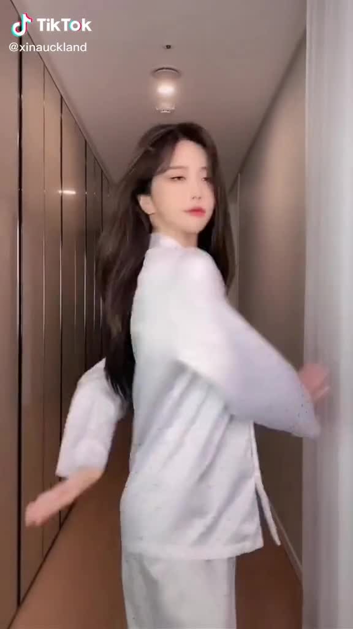 💃💃💃#StayingHome #prettygirl #tiktokdance @tiktok 1