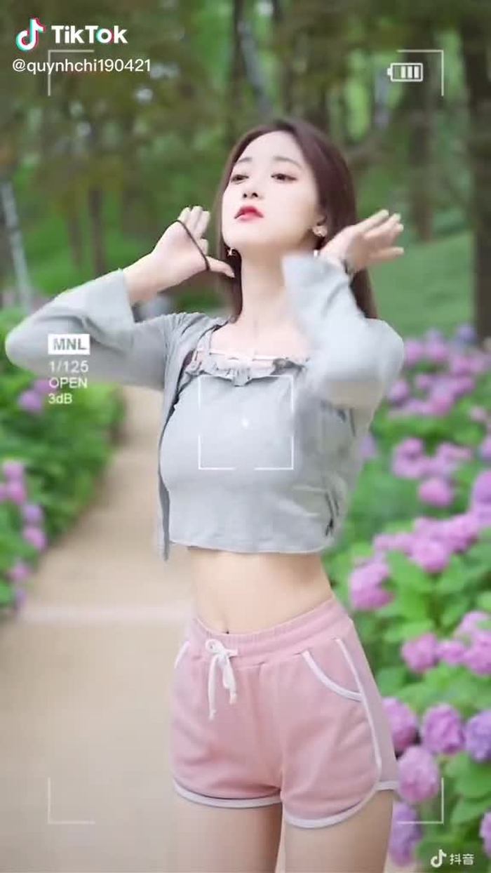 Hoa đẹp quá cả nha ạ.