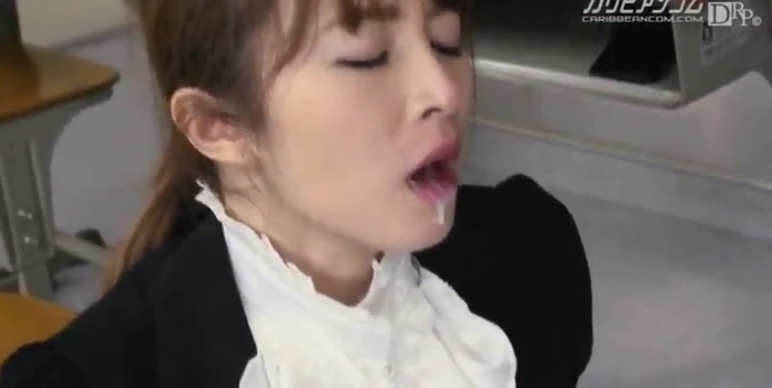 【口内射精GIF】お姉さんのお口に大量ザーメン放出エロGIF 21枚 8