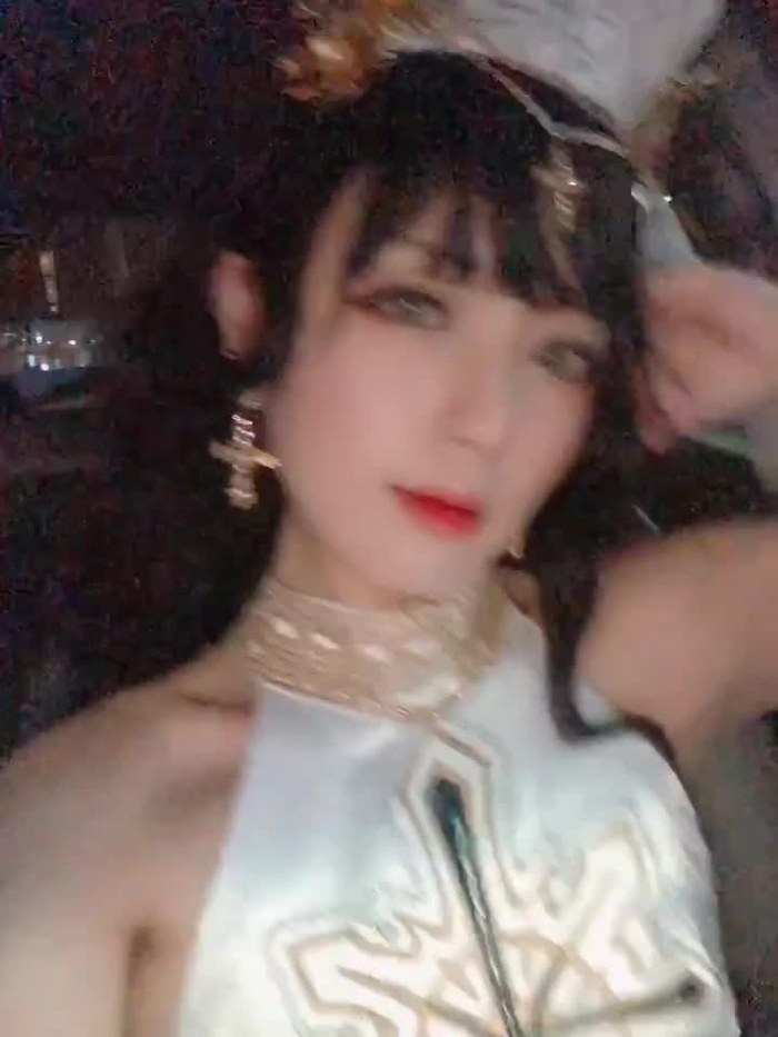 ᴇᴋɪ ʜᴏʟɪᴄ