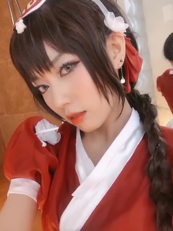 ᴇᴋɪ ʜᴏʟɪᴄ