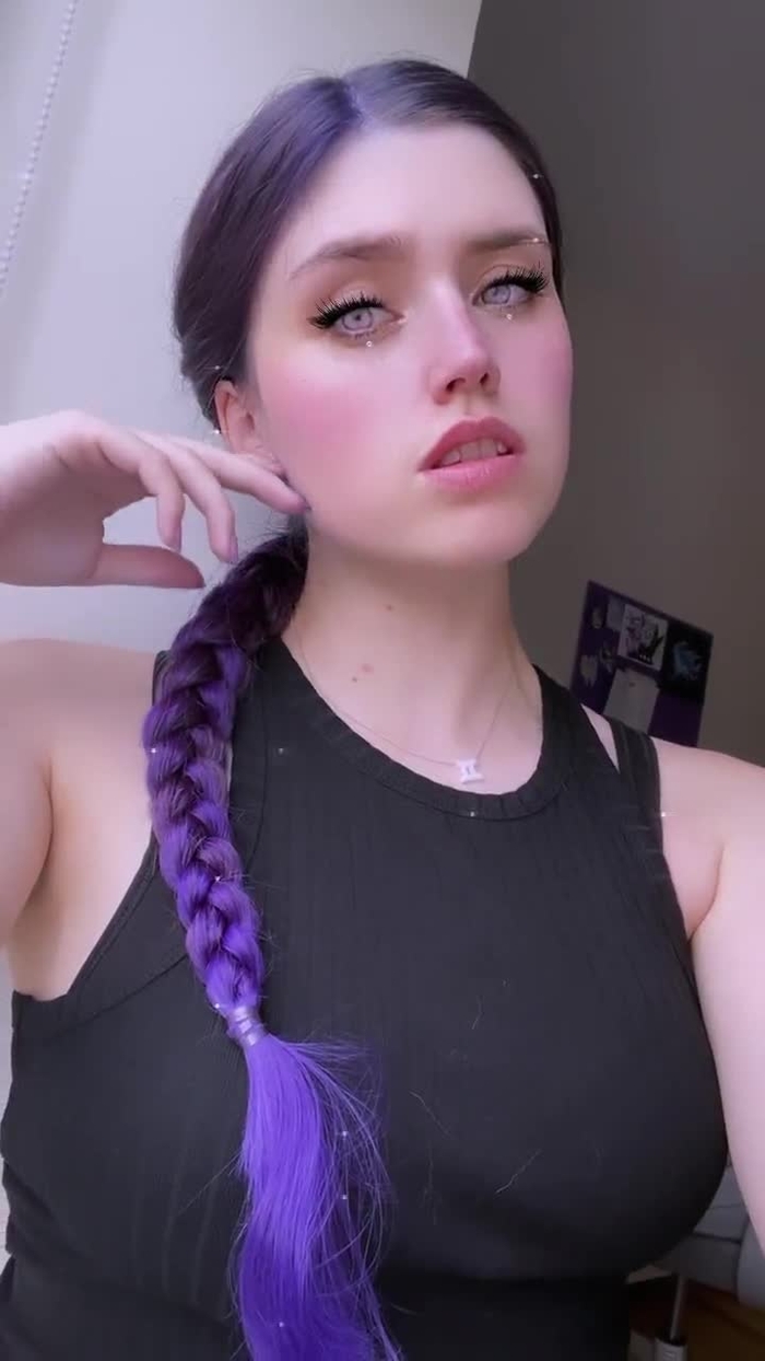 Adeline Frost 17