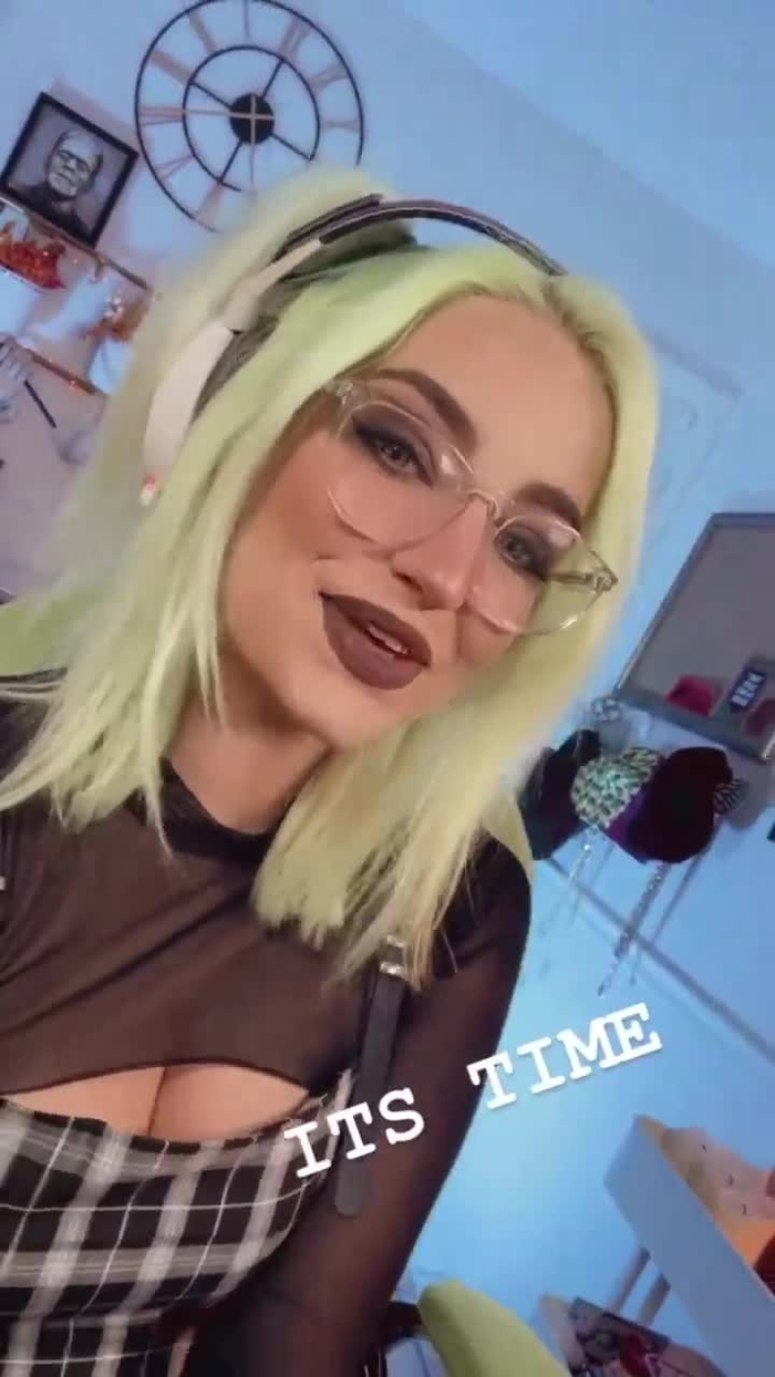 Danielle DeNicola 23