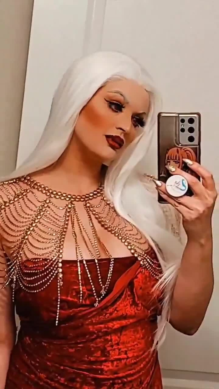 Danielle DeNicola 24