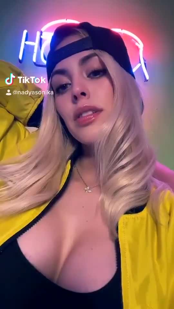 Nadyasonika 12