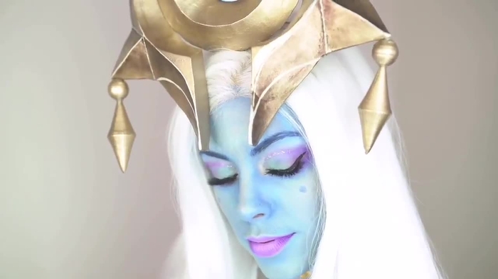 Nadyasonika 28