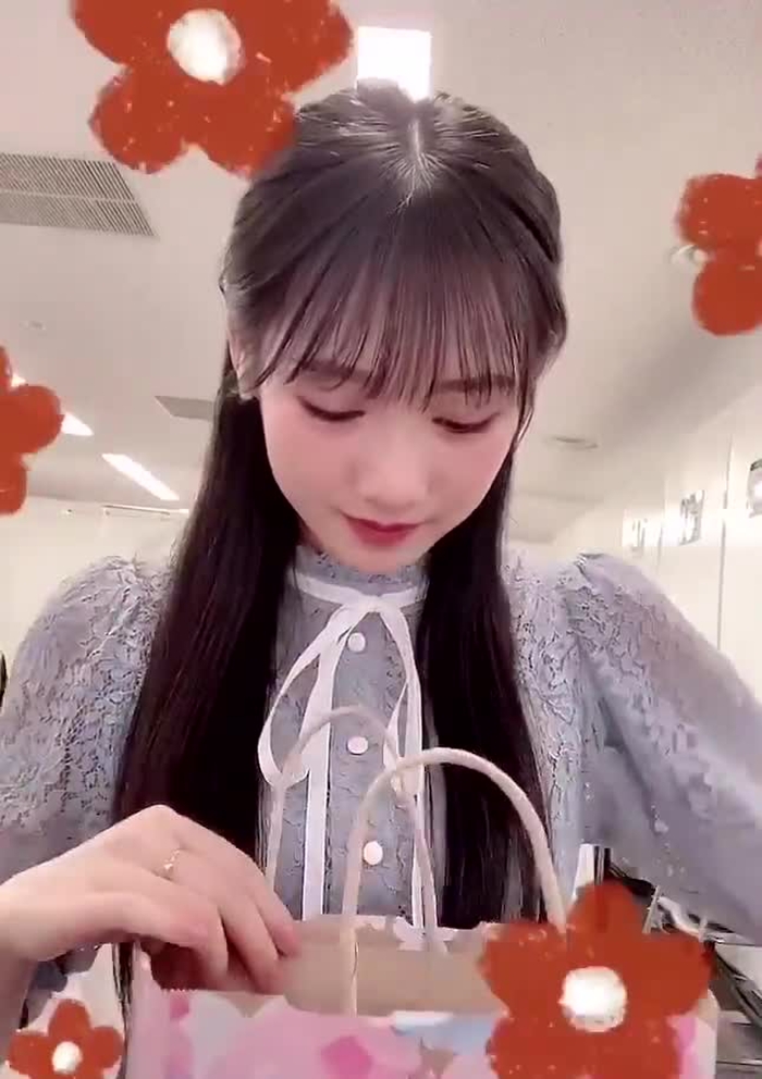 横野すみれ