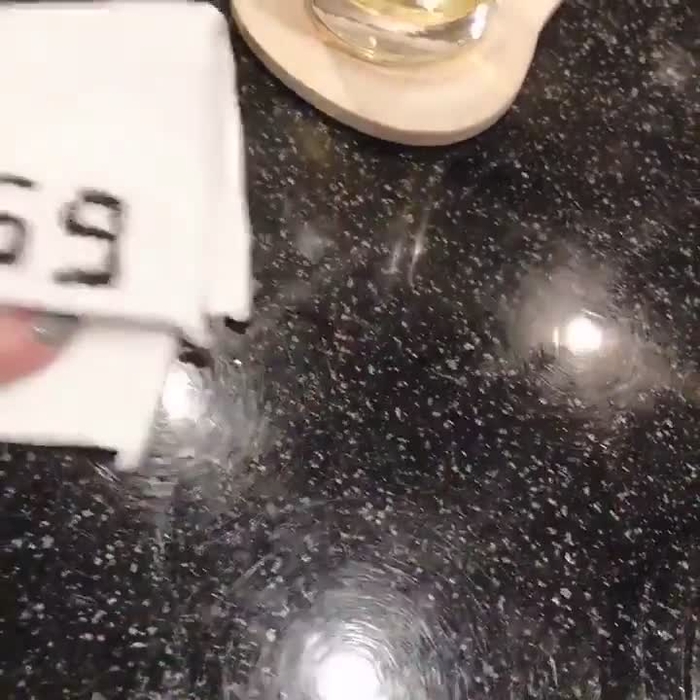 よるのせりな