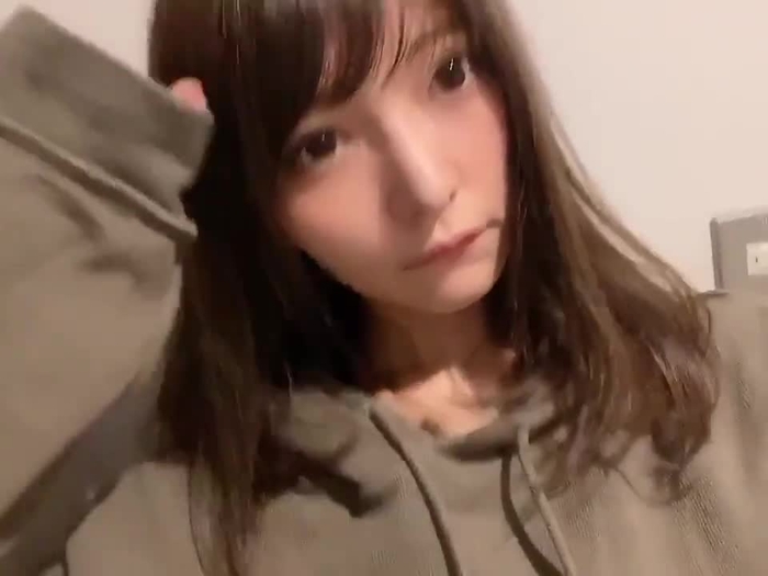 似鳥沙也加 32
