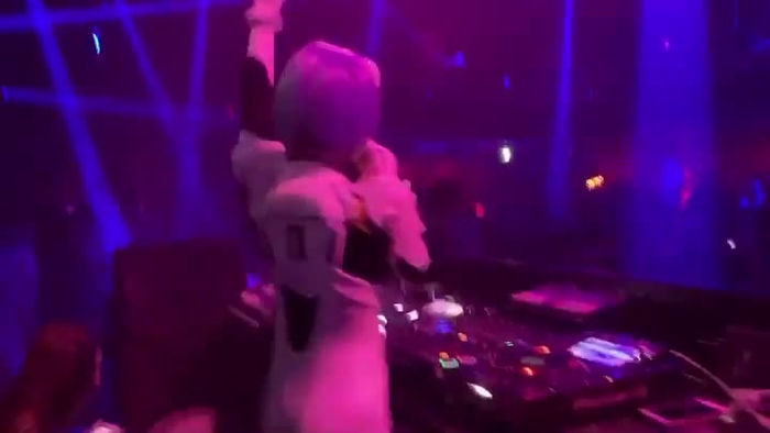 DJ MEL 🐶❤️ 13