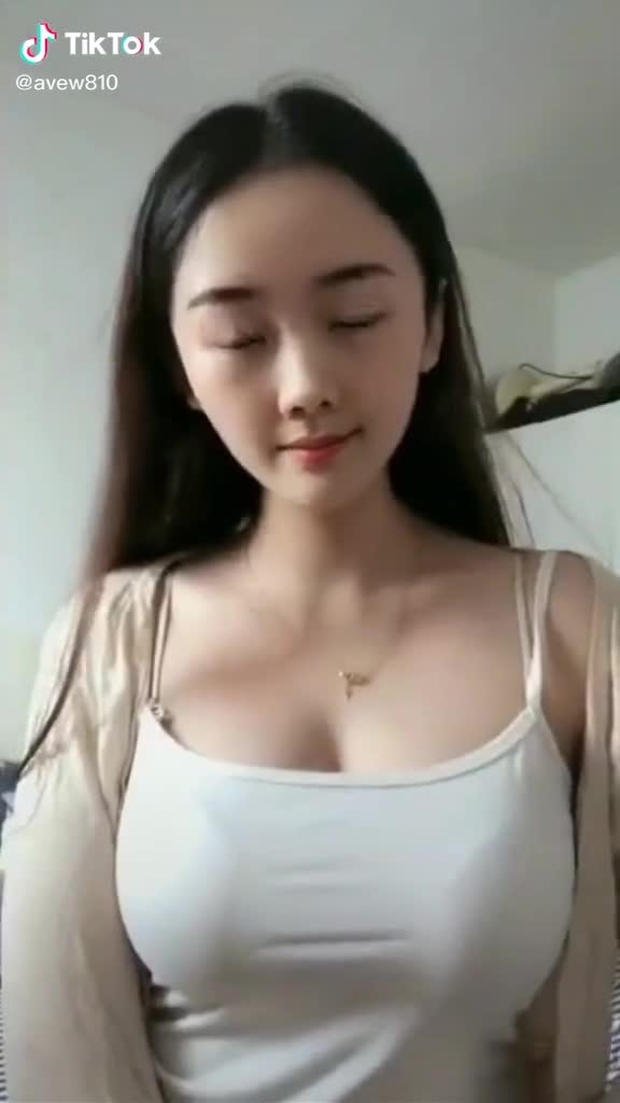 avew810 225