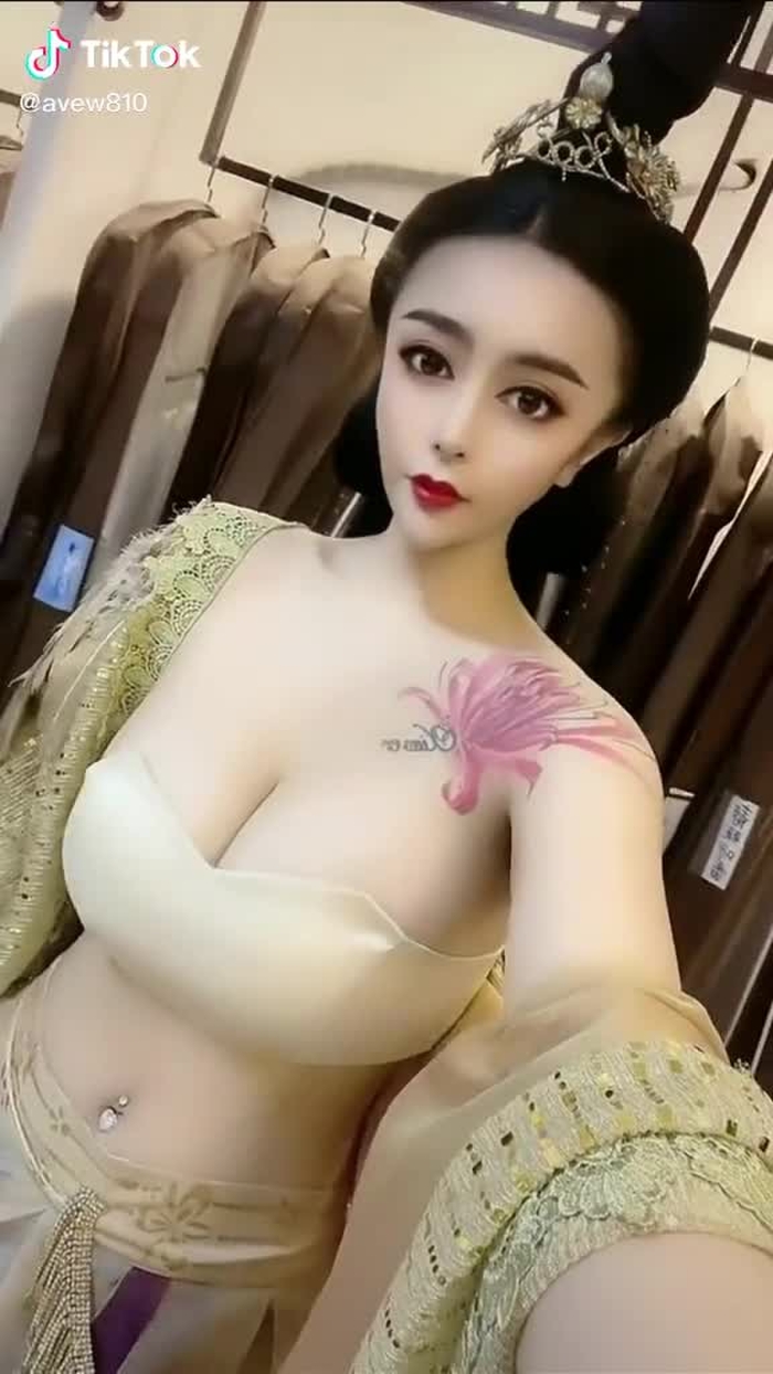 avew810 165