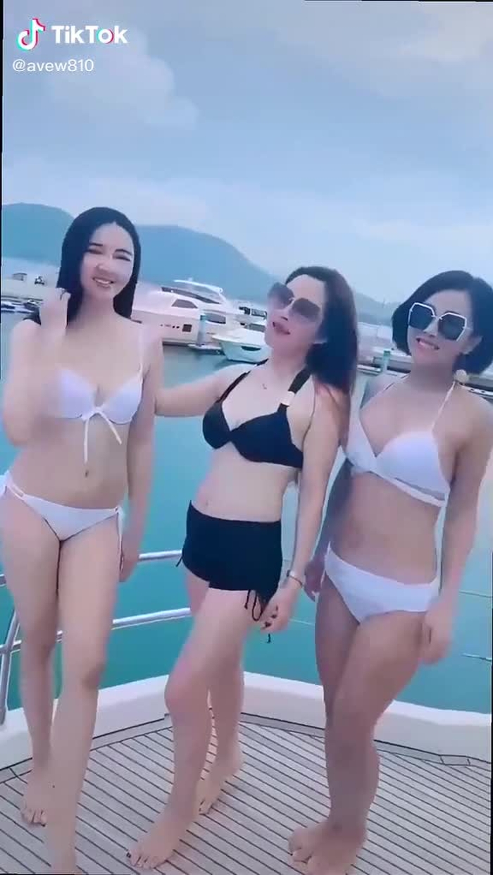 avew810 154