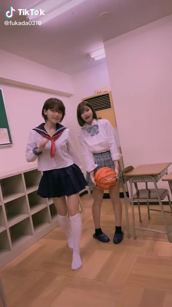 TikTokで深田えいみさんをチェック！ 10
