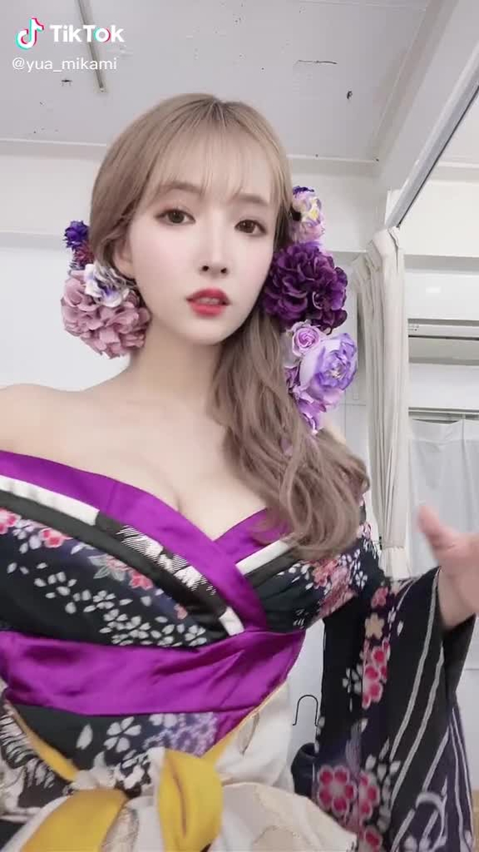 TikTokで三上悠亜さんをチェック！ 16