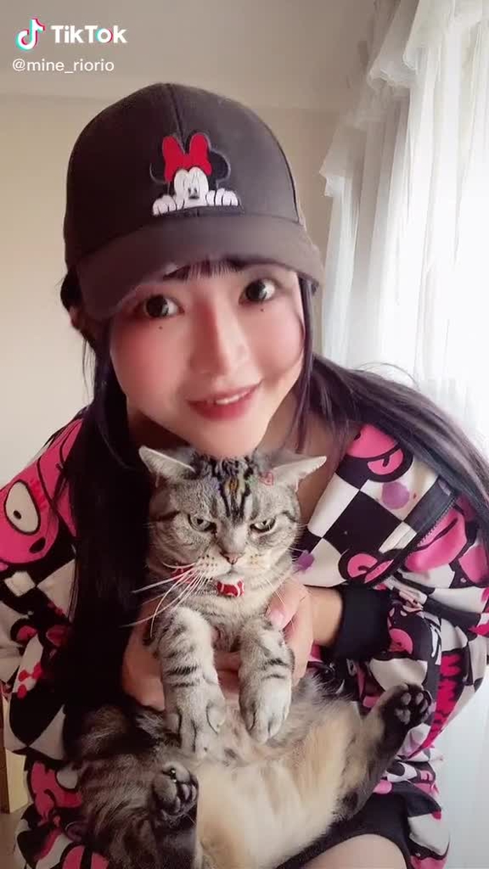 TikTokでみねりお🦄💜グラドル💋YouTube開設しましたさんをチェック！ 14