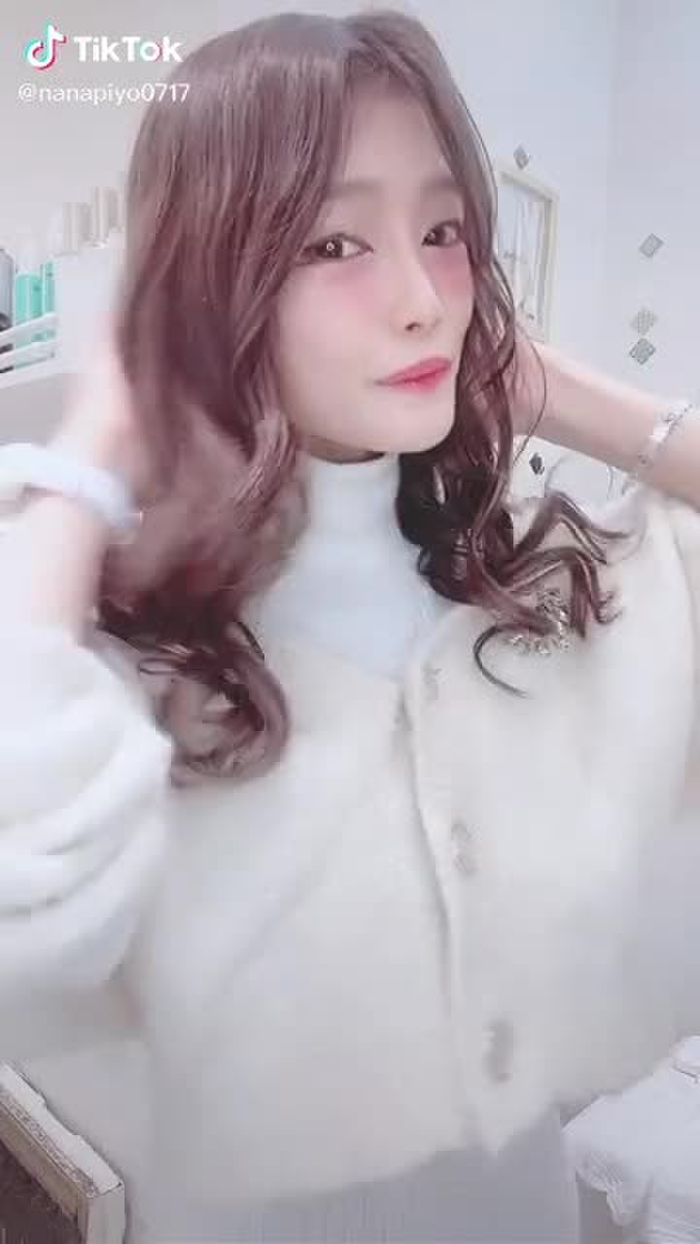 TikTokで七海ひな🧚🌼さんをチェック！ 1