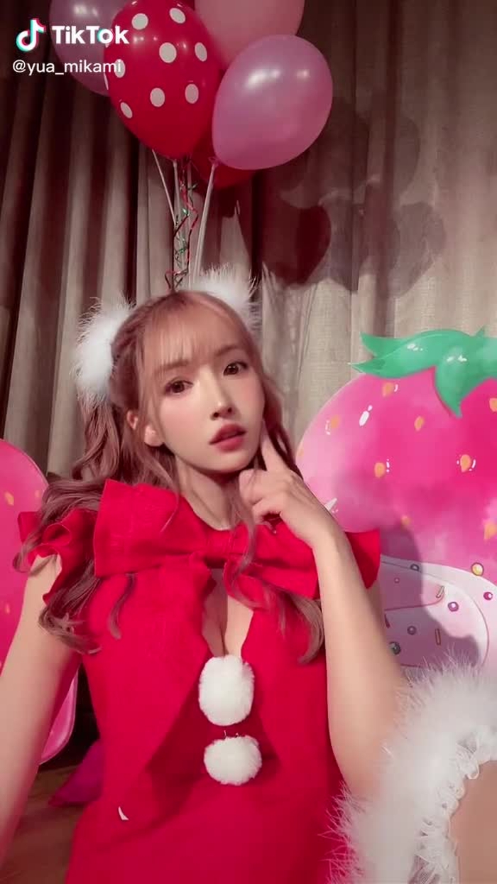 TikTokで三上悠亜さんをチェック！ 2