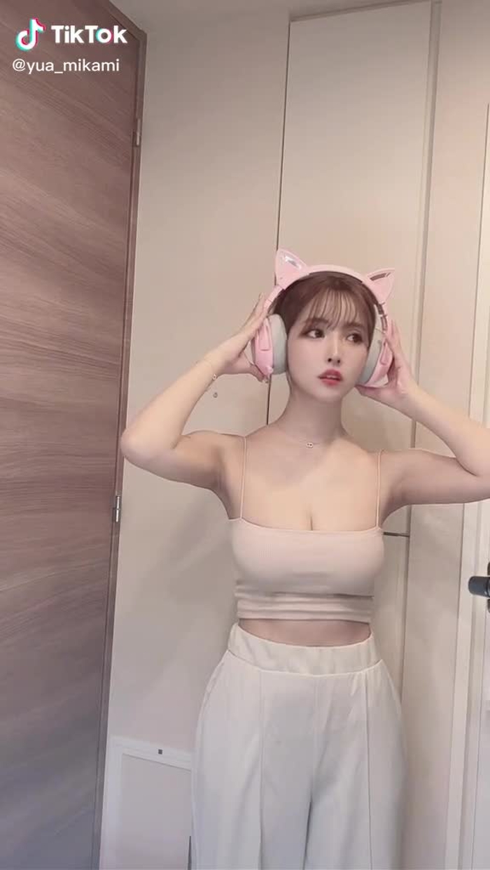 TikTokで三上悠亜さんをチェック！ 22