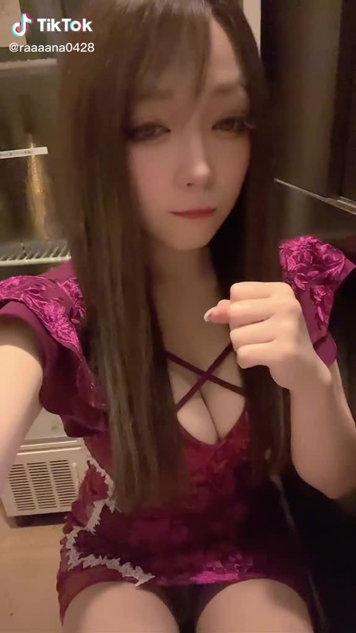 🦋 如月 らな 🦋 28