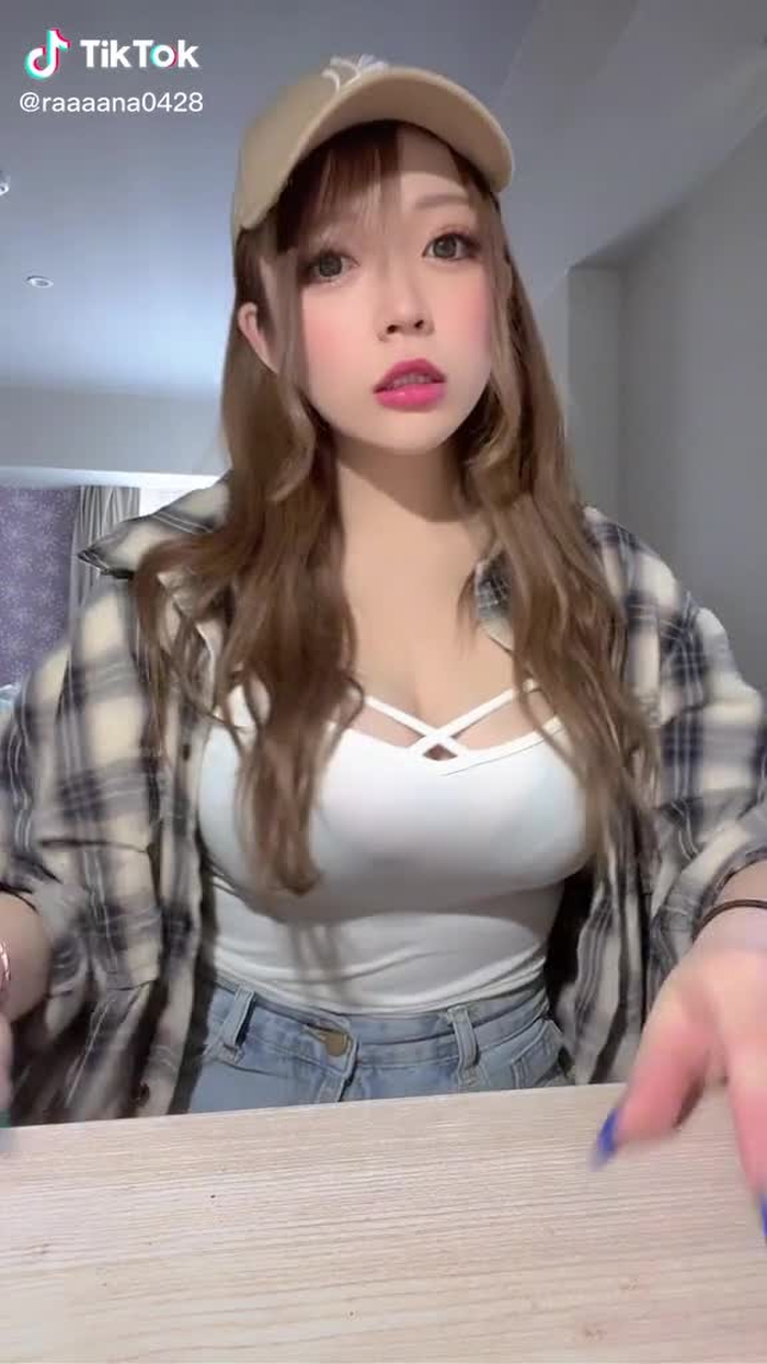 🦋 如月 らな 🦋 22