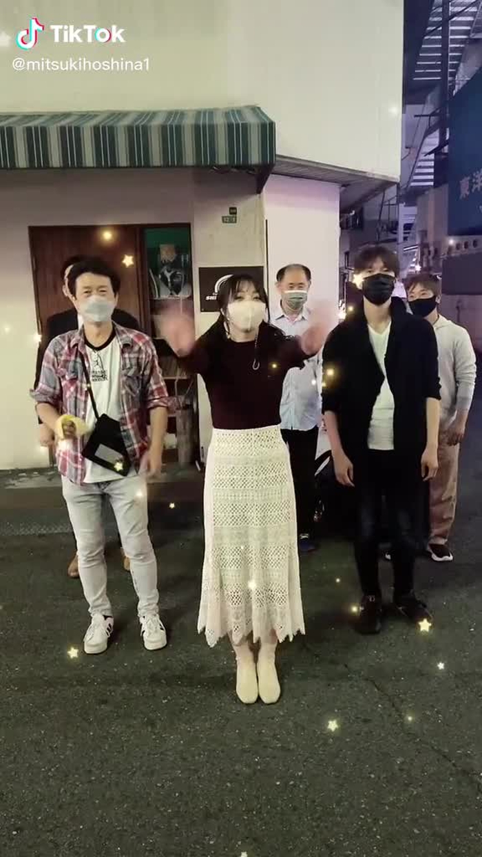 This video is unavailable. Visit TikTok to discover more trending videos. 50