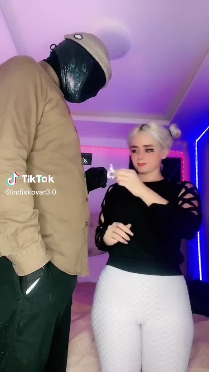 Indi Skovar