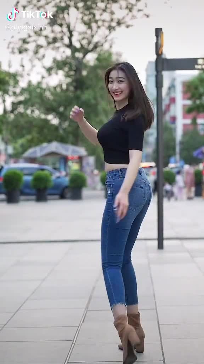 Phố Gái Xinh 24