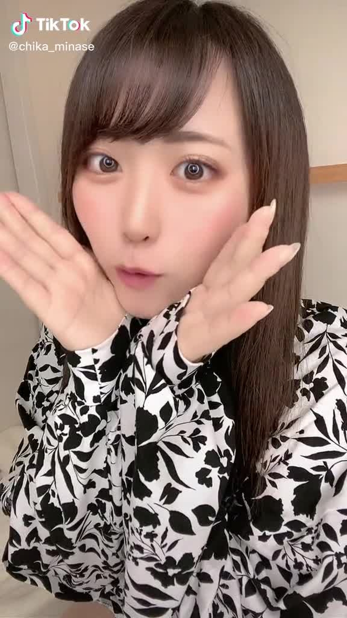 水瀬ちか🌻 19