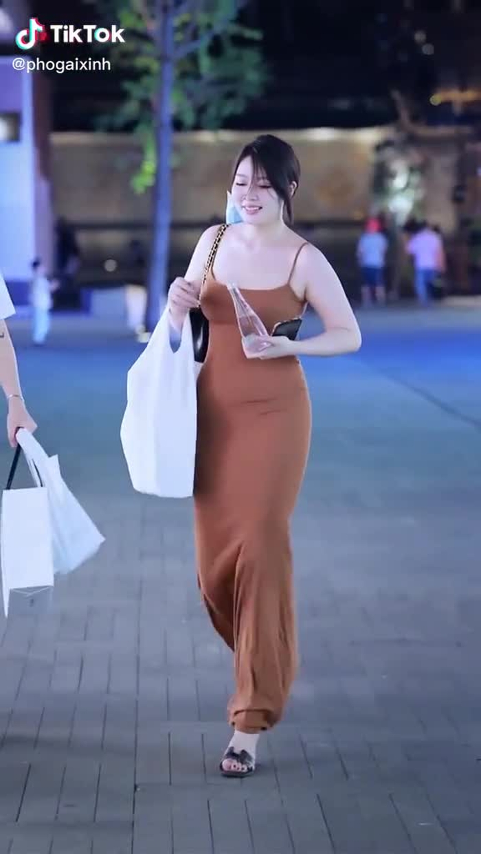 Phố Gái Xinh 12