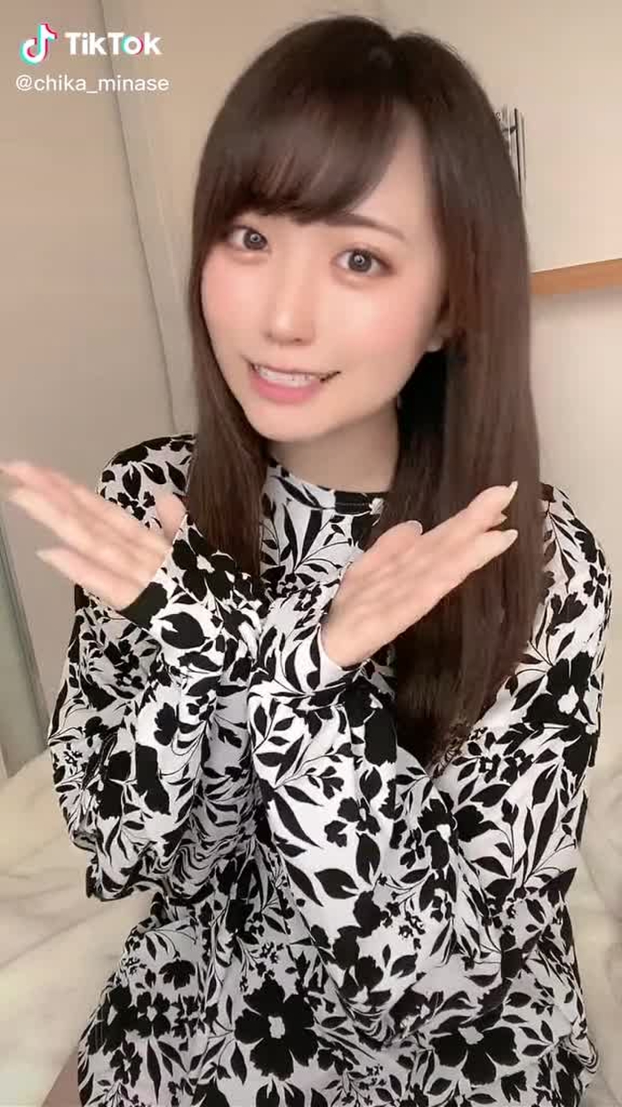 水瀬ちか🌻 18