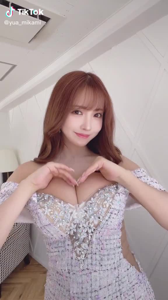 三上悠亜 49