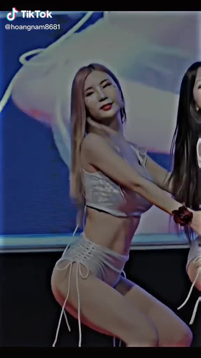 This video is unavailable. Visit TikTok to discover more trending videos. 86