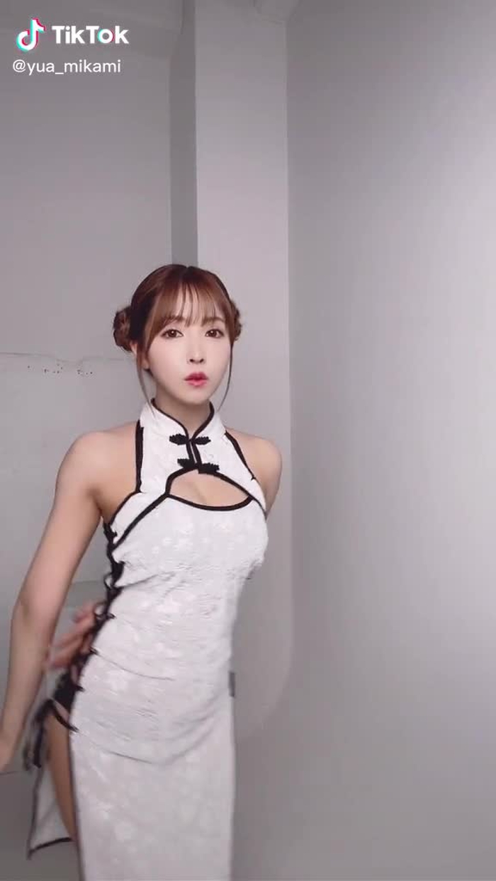 三上悠亜 51