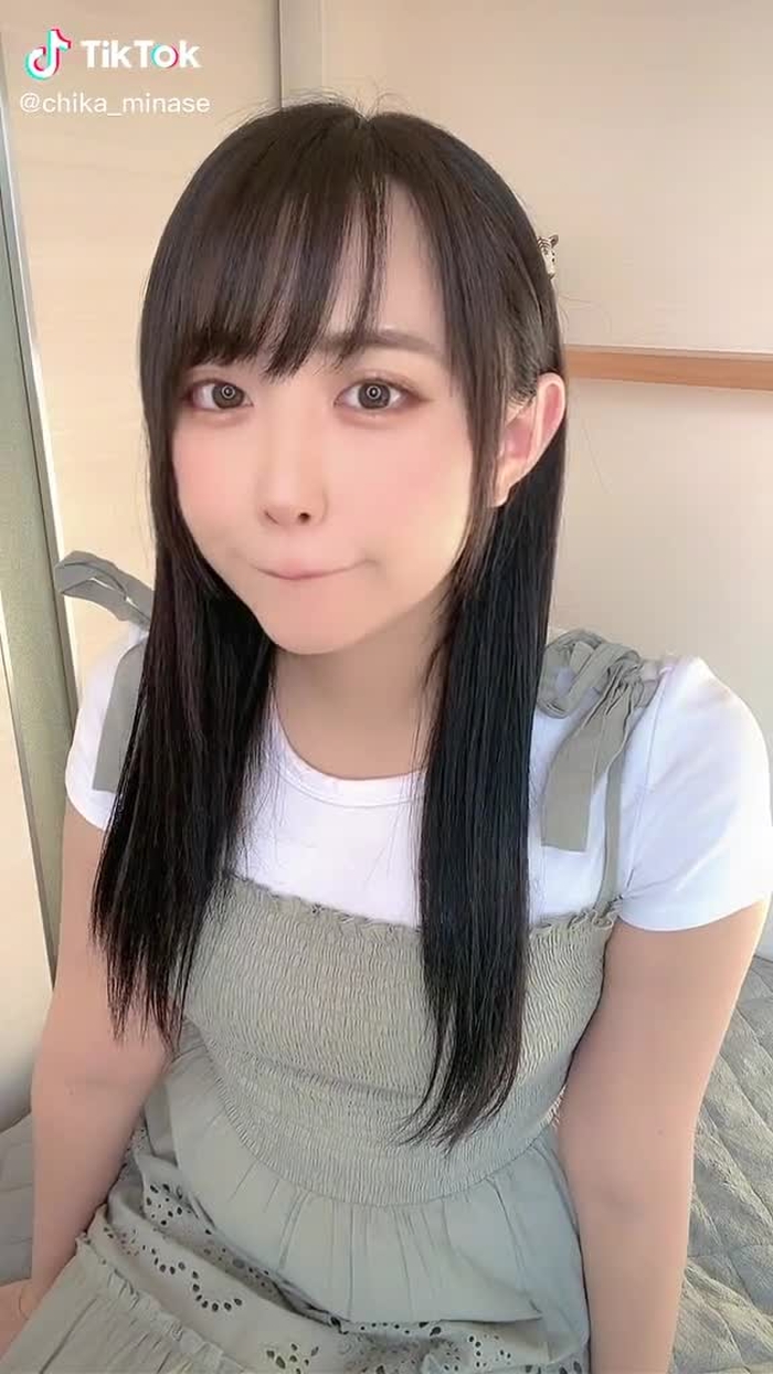 水瀬ちか🌻 6