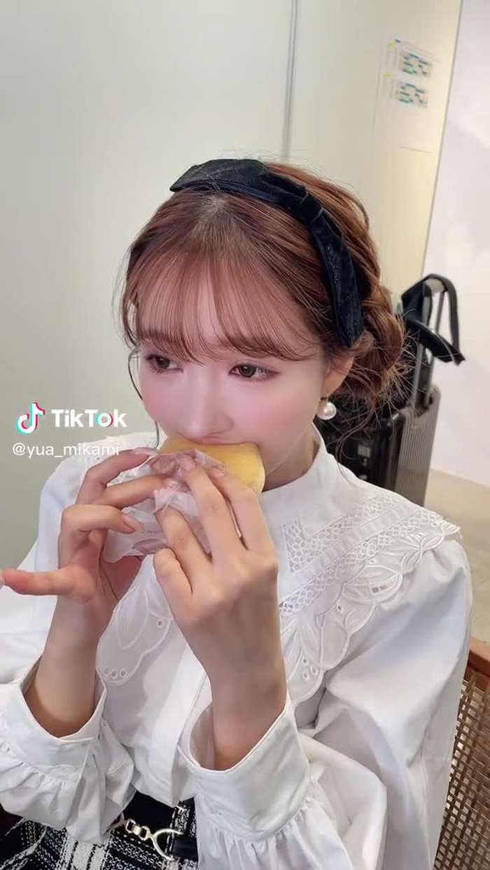 三上悠亜 35