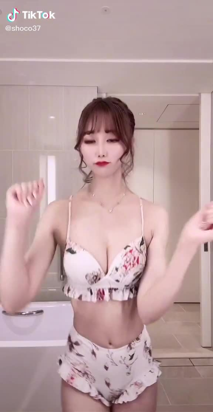 優木紗里 9