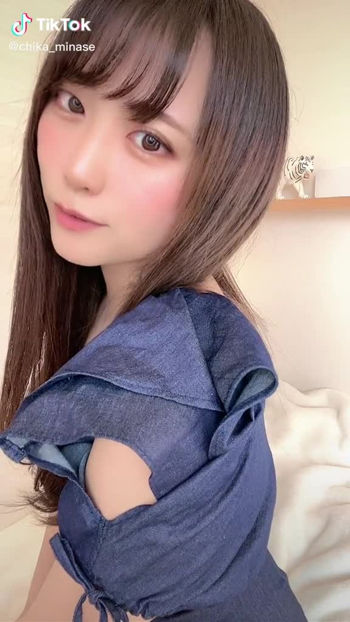 水瀬ちか🌻 23