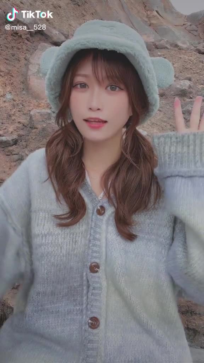 This video is unavailable. Visit TikTok to discover more trending videos. 76