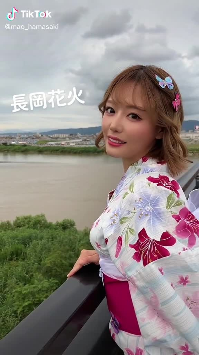 浜崎真緒 7