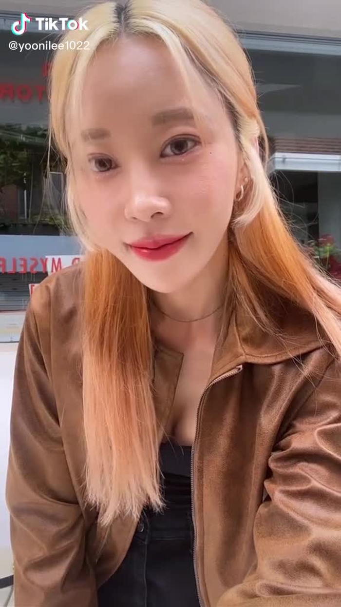 This video is unavailable. Visit TikTok to discover more trending videos. 69