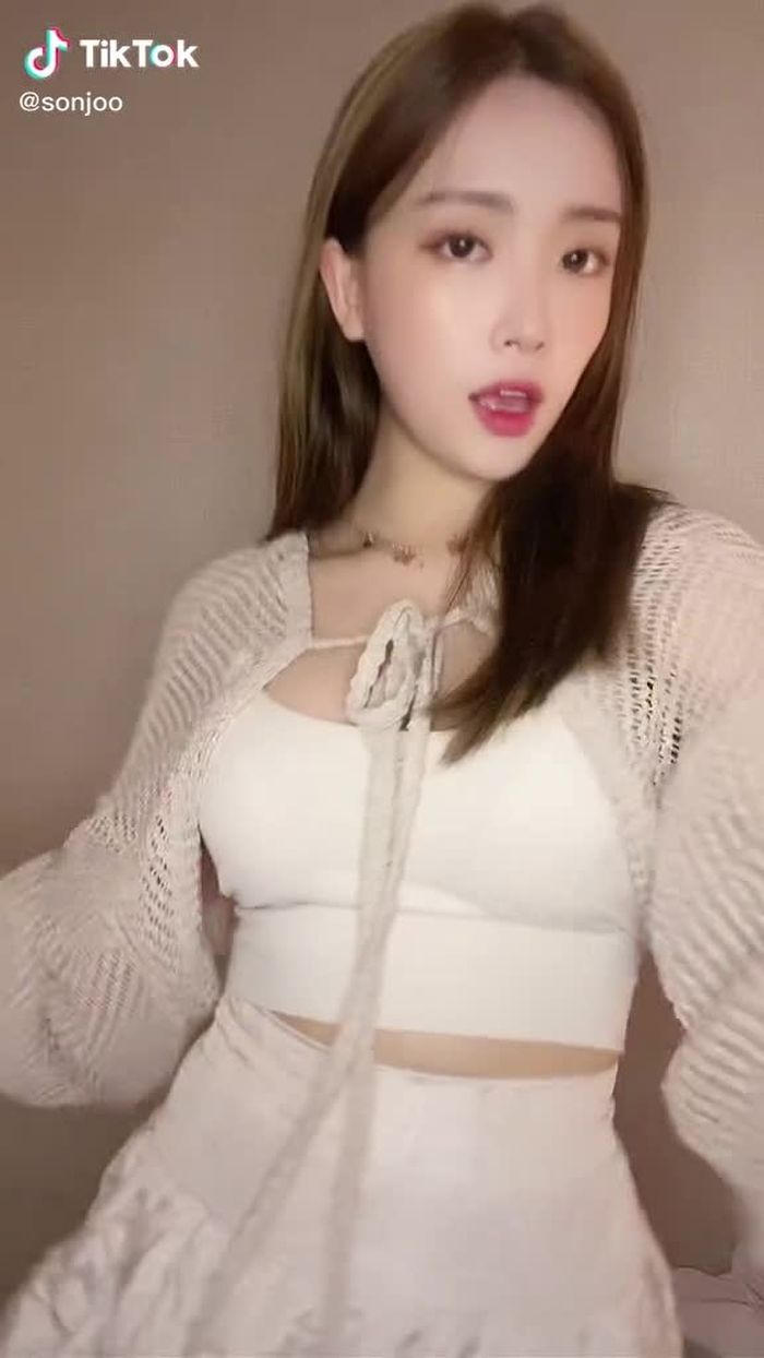 This video is unavailable. Visit TikTok to discover more trending videos. 102