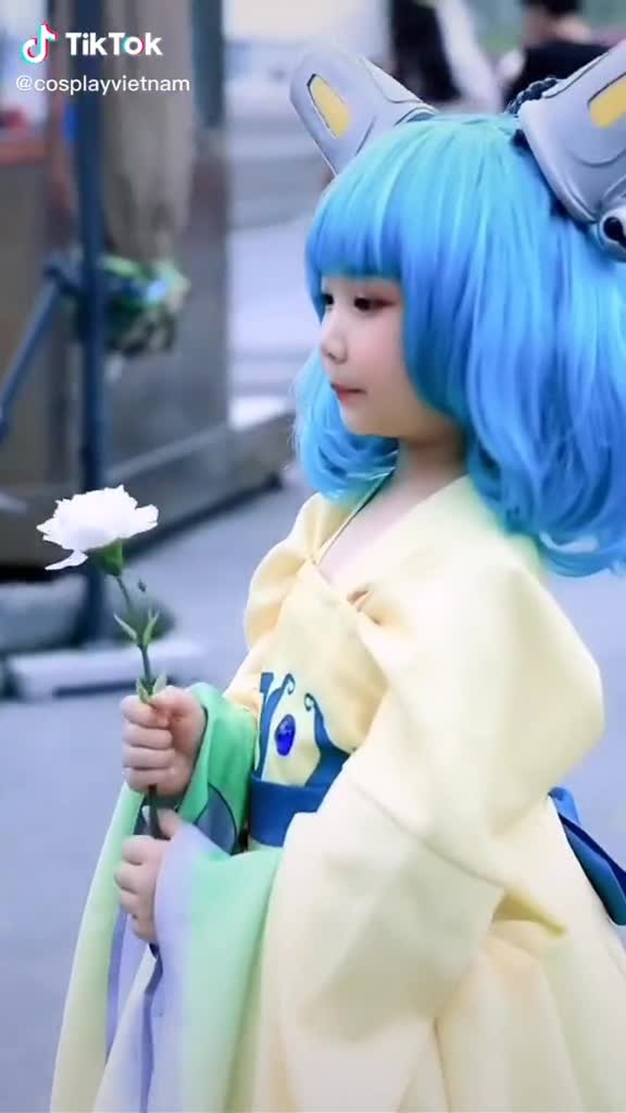Cosplayer 12