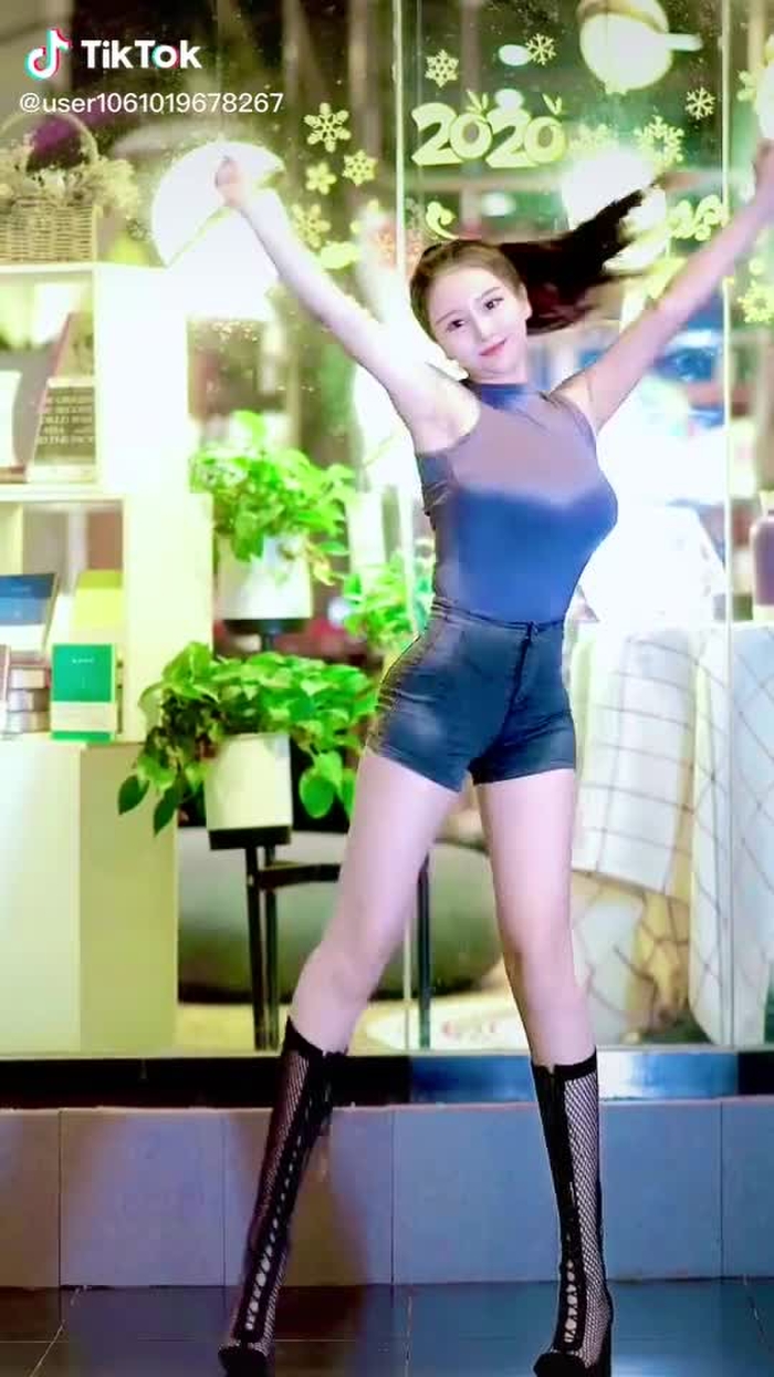 娜可露露🥰🥰
