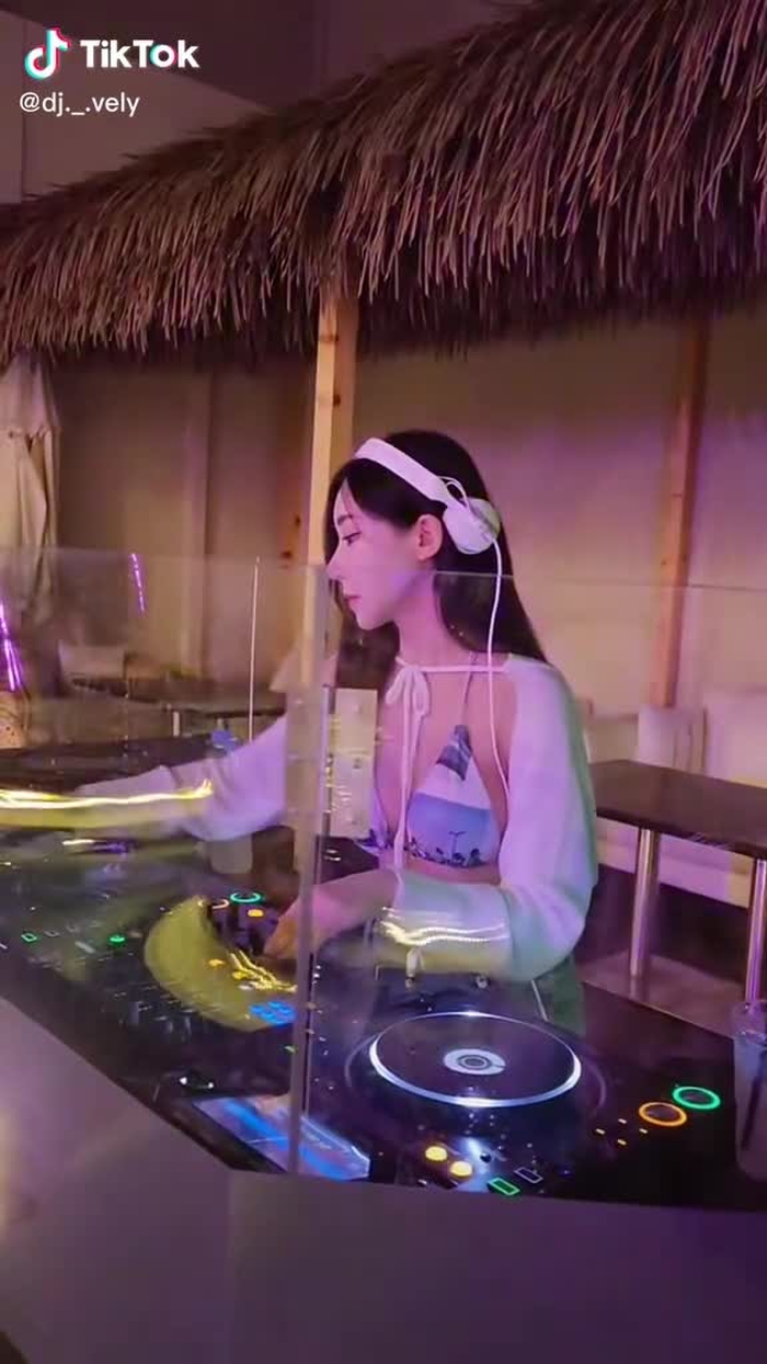 DJ VELY 3