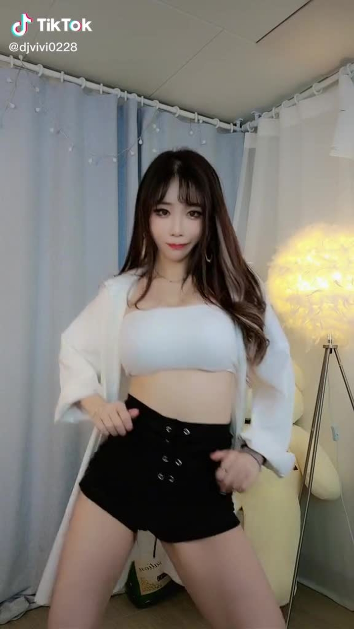 DJvivi 21