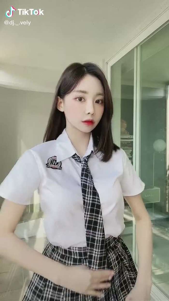 DJ VELY 18