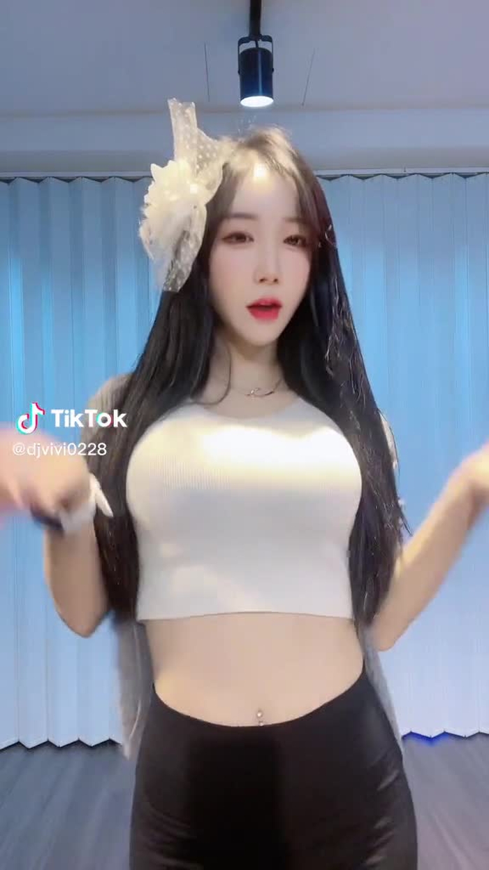 DJvivi 1