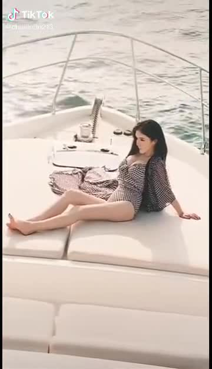 Thuy Tiên 2