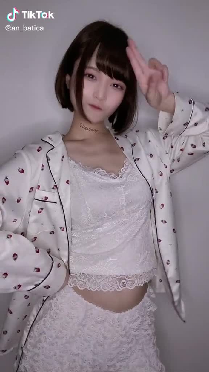 やぱぱぱ！ #パジャマ #おうちで過ごし隊 #腰ふりダンス #アイドル